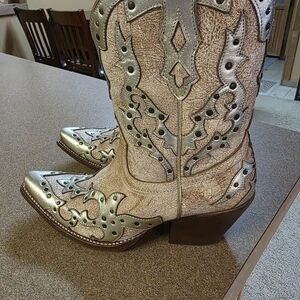 Ariat Metallic Accent Tan and Gold Western Boots